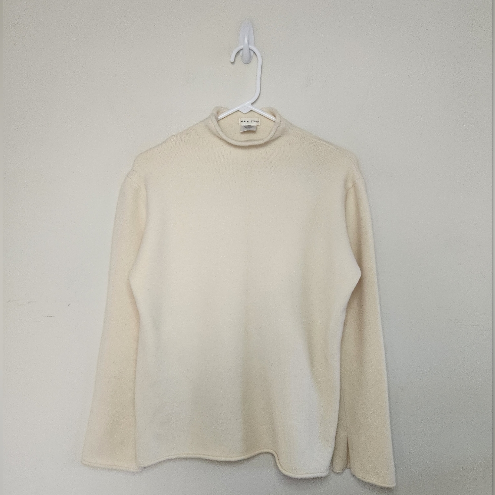 Main Strip Cream Turtleneck Sweater - Picture 8 of 9